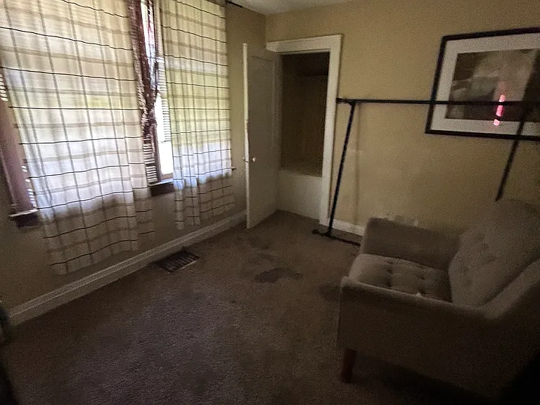 4025 Beachwood Ave — Photo 9
