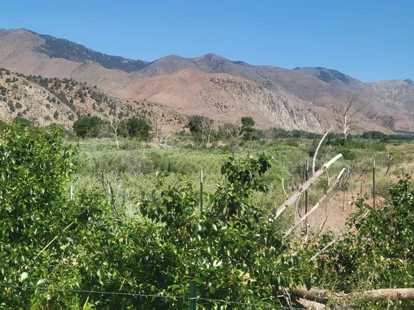 2 N River Ln, Coleville, CA 96107