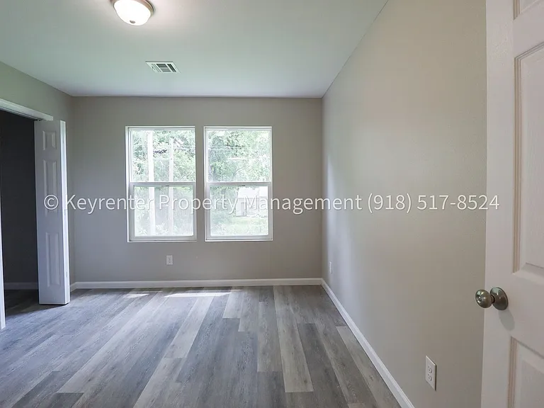 43 S Toledo Ave — Photo 24