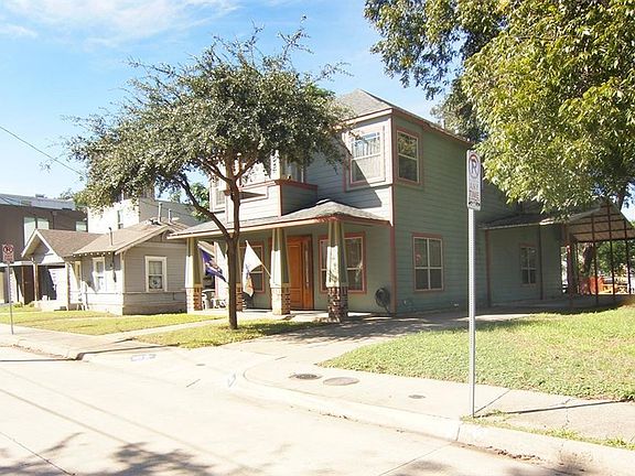 4th image of 2323 N Carroll Ave