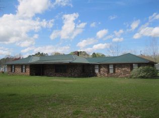 296 NE Revis Blocker Rd, Glennville, GA 30427