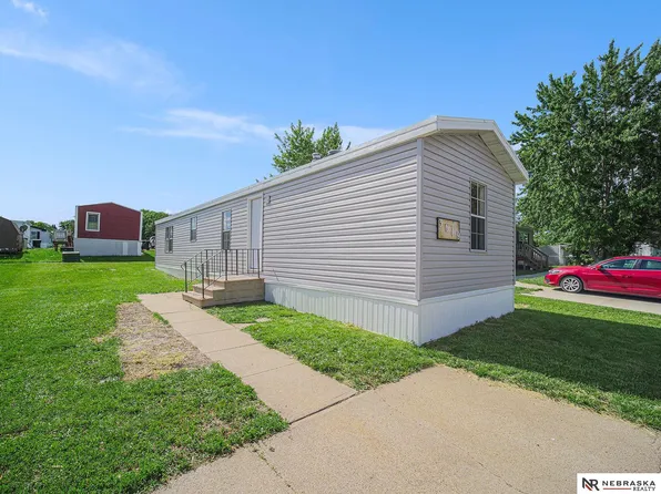 3619 NW Magnolia Ct, Lincoln, NE 68521
