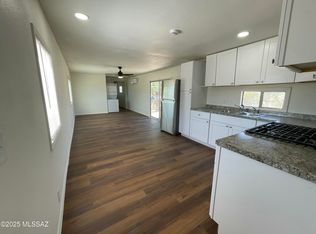 693 E Lake Dr, Benson, AZ 85602