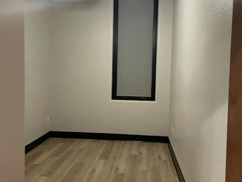 Building Photo 3
