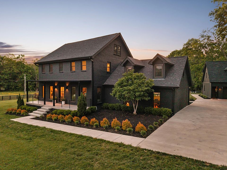 13th image of 2031 Maple Ln