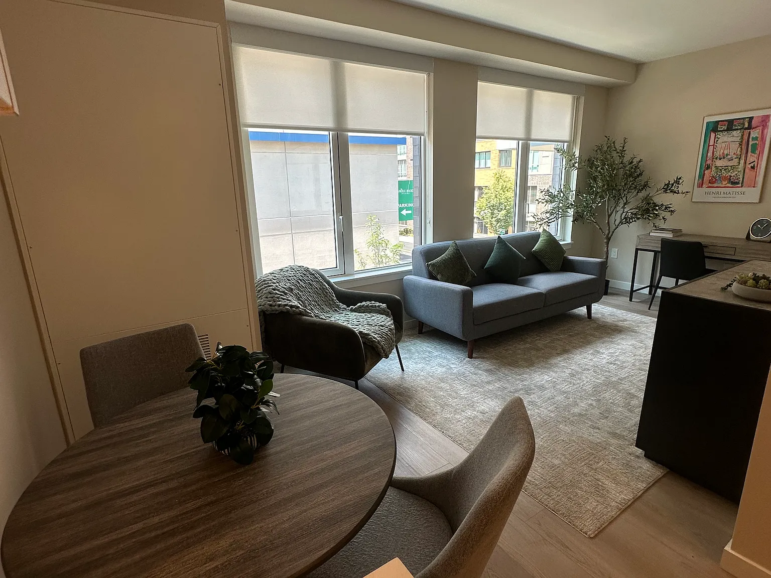 Studio, 550 sqft, $3,350 — Photo 3