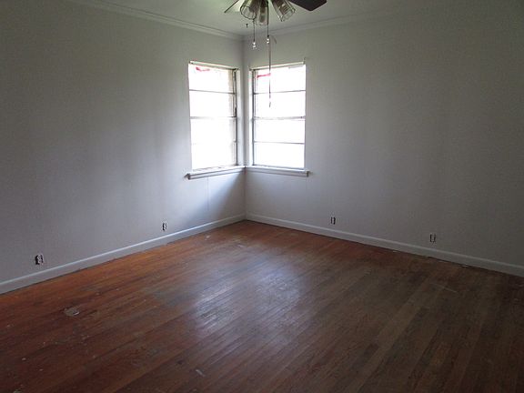 5th image of 1104 N Porter St