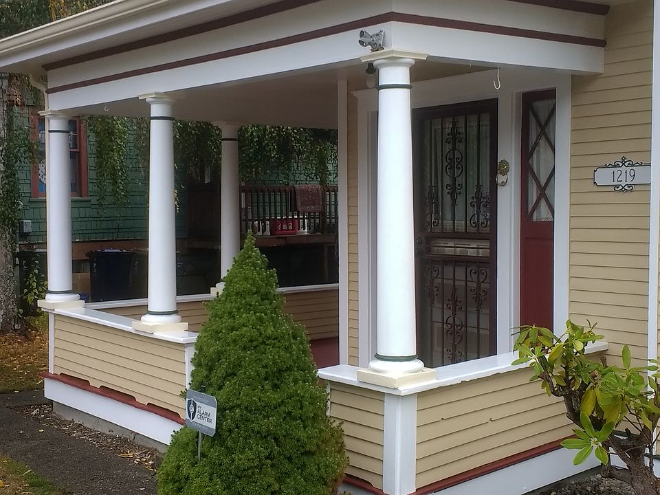 2nd image of 1219 S Washington St