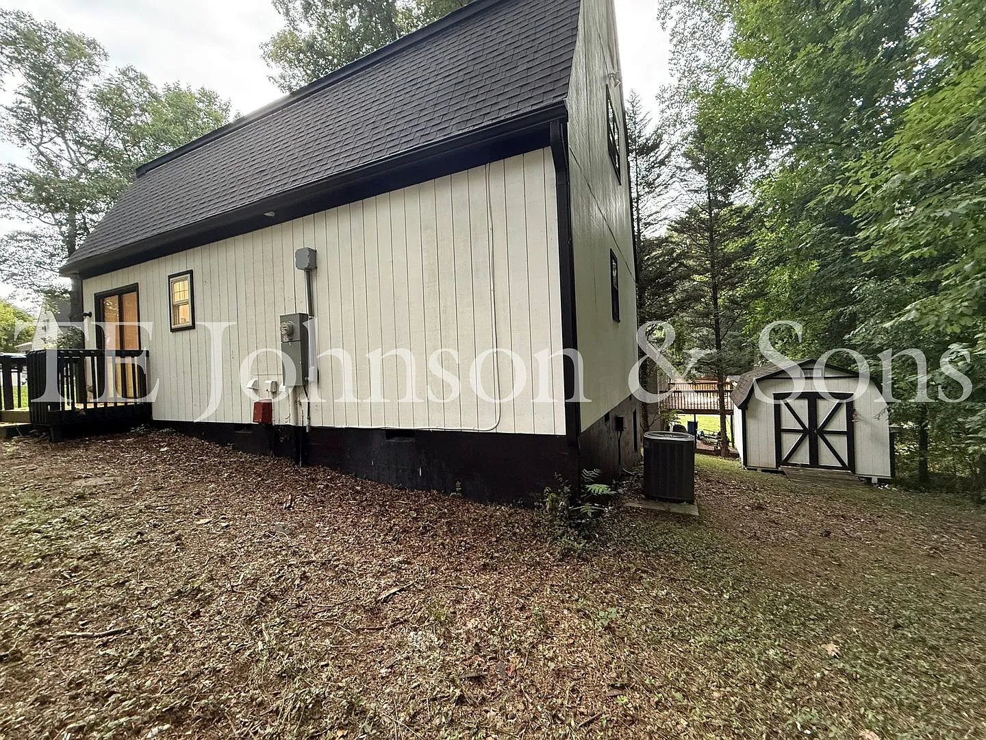 Modern 3BR Home with Main Level Primary Suite & Open Floor Plan in Winston-Salem — Photo 2
