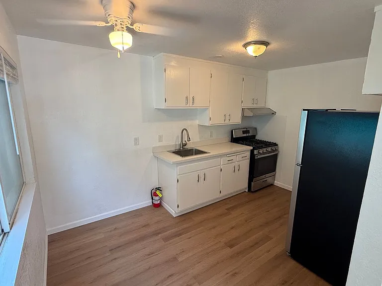 Willard Ave - 301 — Photo 20