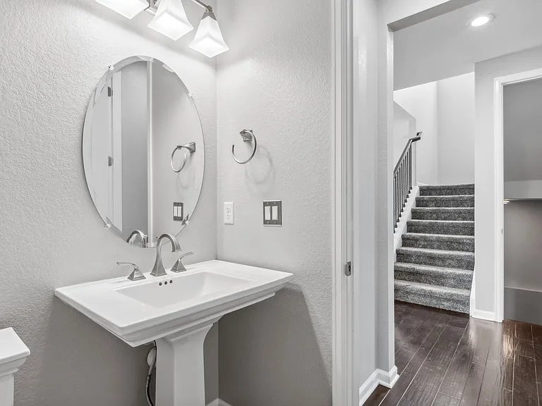 490 W Ridge Cir — Photo 7