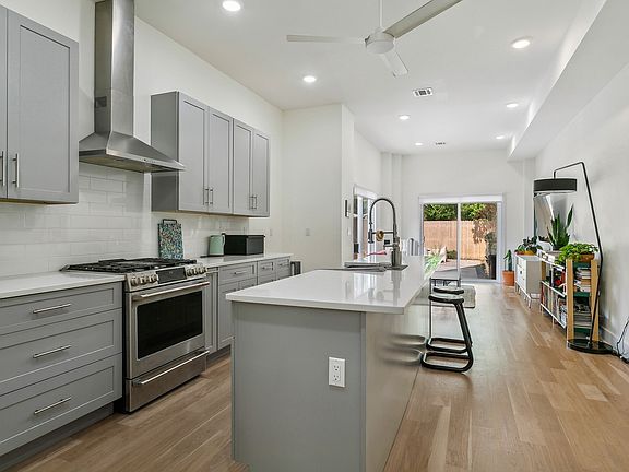 4th image of 52 Lafayette St Unit 1