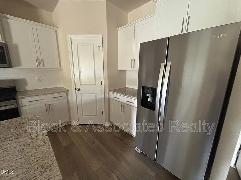 268 Abbots Mill Dr — Photo 15