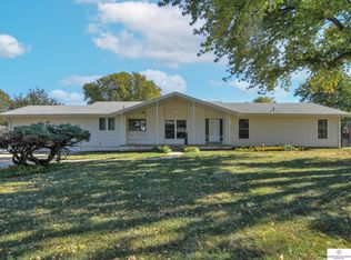 12209 Leavenworth Rd, Omaha, NE 68154