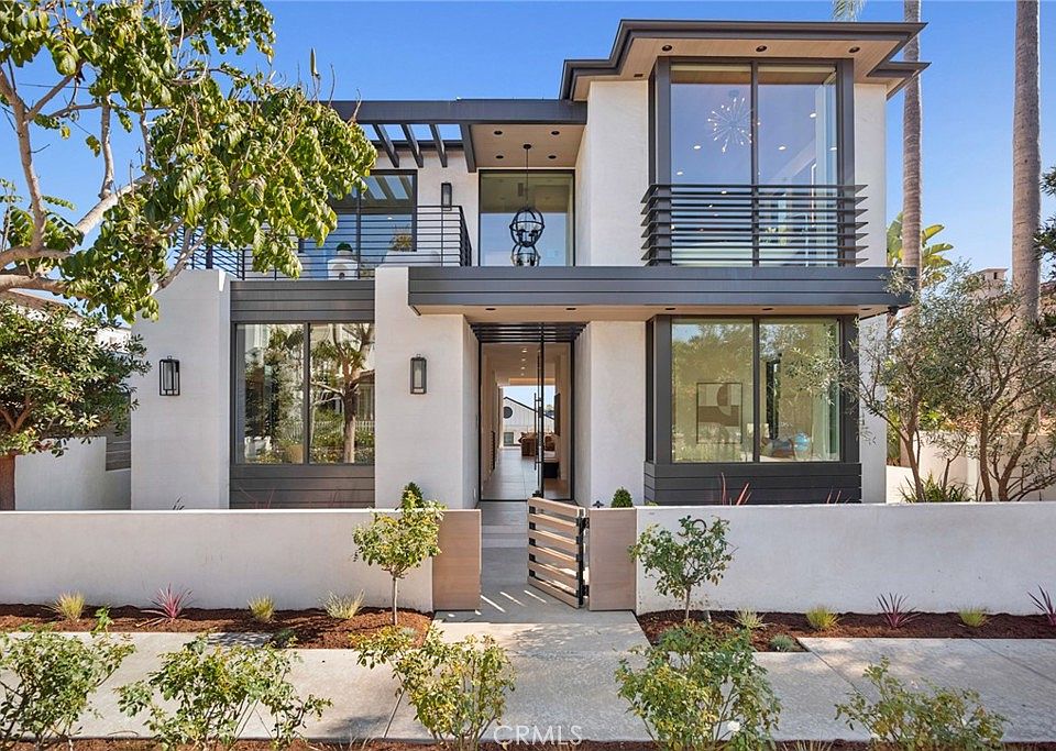 1st image of 304 Poppy Ave