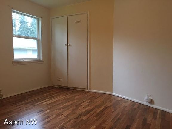 3rd image of 8113 121st St SW