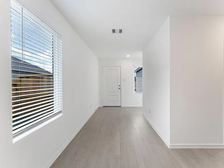 706 Umbrella Tree Dr — Photo 5