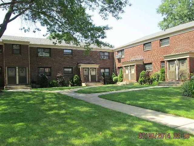2nd image of 7518 Springfield Blvd