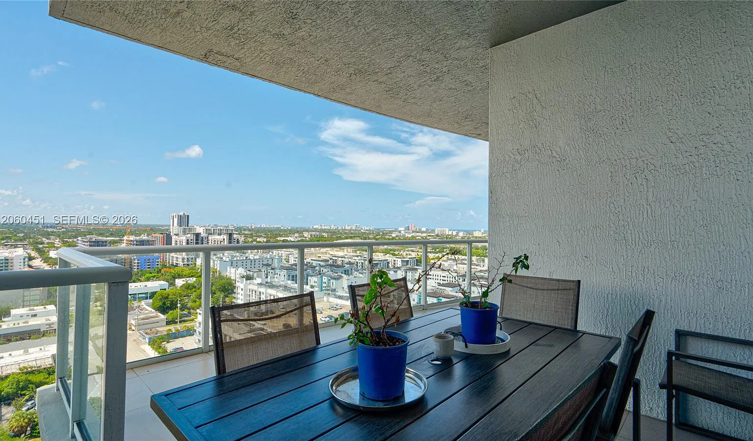 Strada 315 Condo — Photo 3