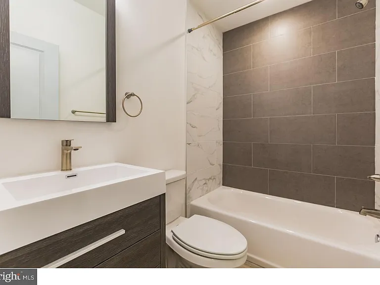 1515 Brown St #3 — Photo 8