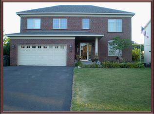 35 Cliff Ridge Ct, Hudson, WI 54016