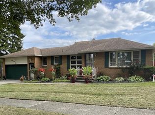 31 Pinewood Ter, Cheektowaga, NY 14225