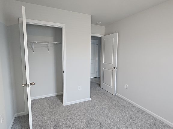 5th image of 4215 High Glen Dr