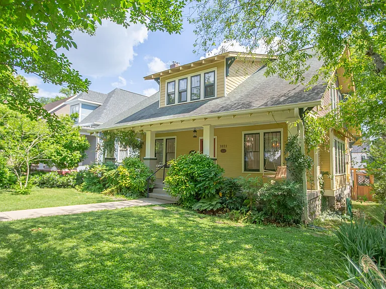 1021 Paris Ave — Photo 2