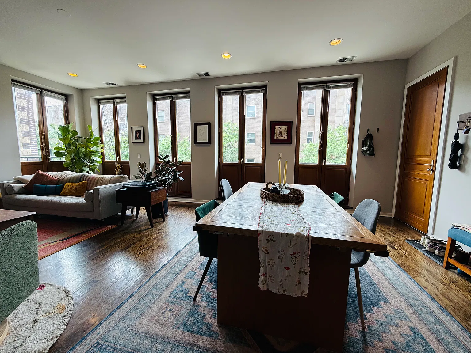 2 bed, 1300 sqft, $3,695 — Photo 1
