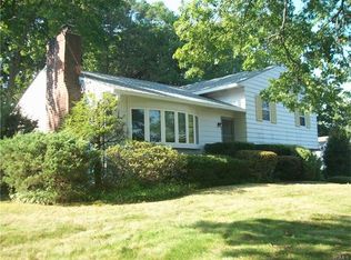 26 Edgewood Rd, Hartsdale, NY 10530