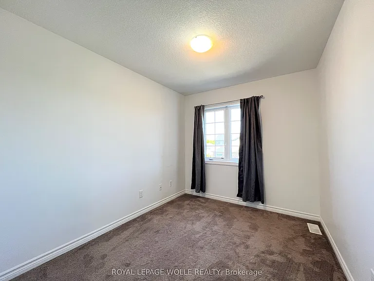 46 Renfrew St — Photo 22