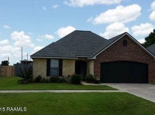 215 Colchester Dr, Broussard, LA 70518