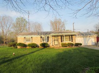 28495 Karr Rd, Belleville, MI 48111