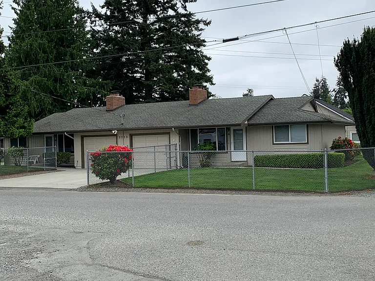 2222 63rd St SE #B — Photo 2