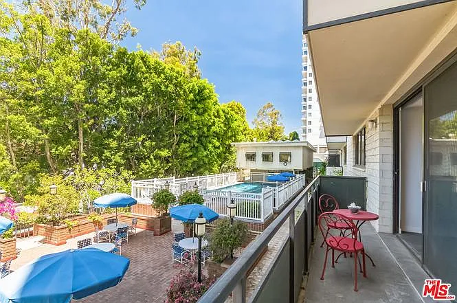 10535 Wilshire Blvd #404 — Photo 5