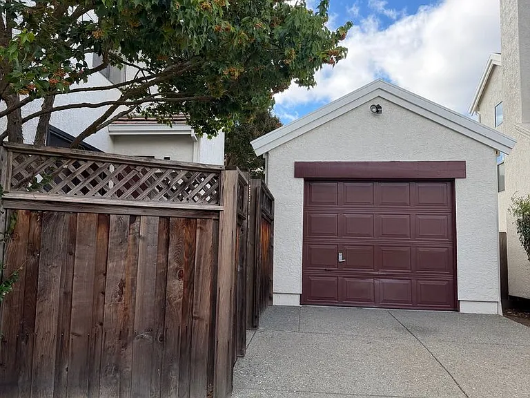 1502 Castro St — Photo 16