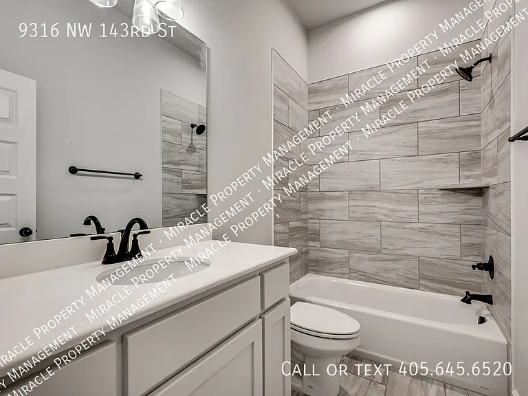 9316 NW 143rd St — Photo 32