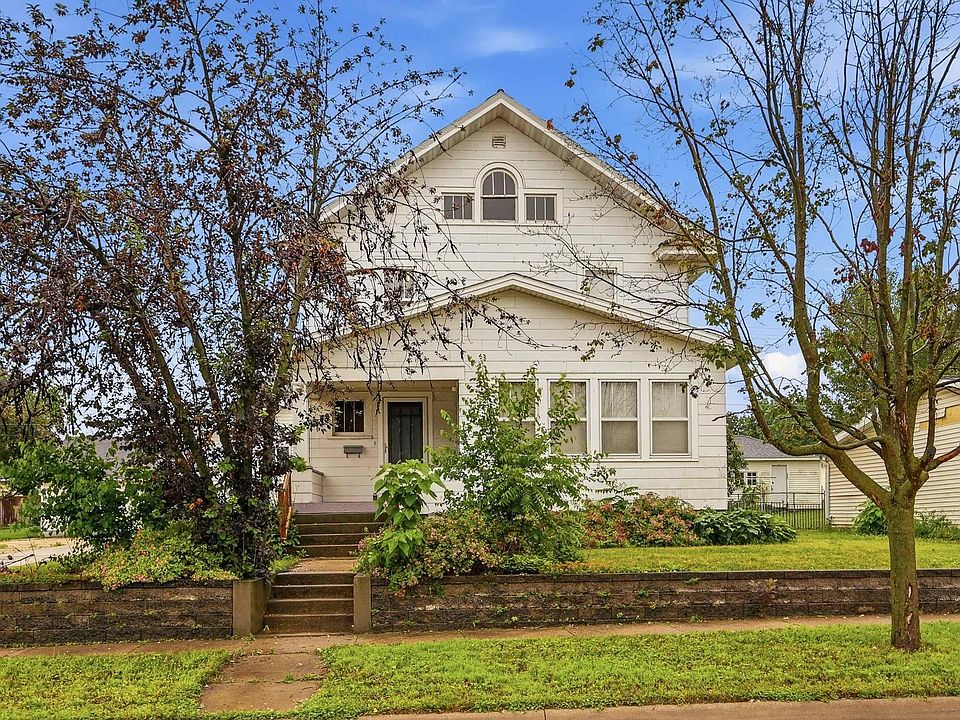 1st image of 717 2nd Ave SE