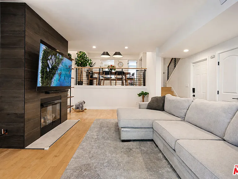 4733 S La Villa Marina #C — Photo 5