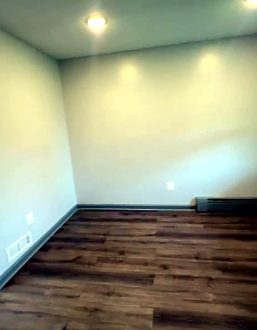 2 bed, 850 sqft, $2,100 — Photo 2