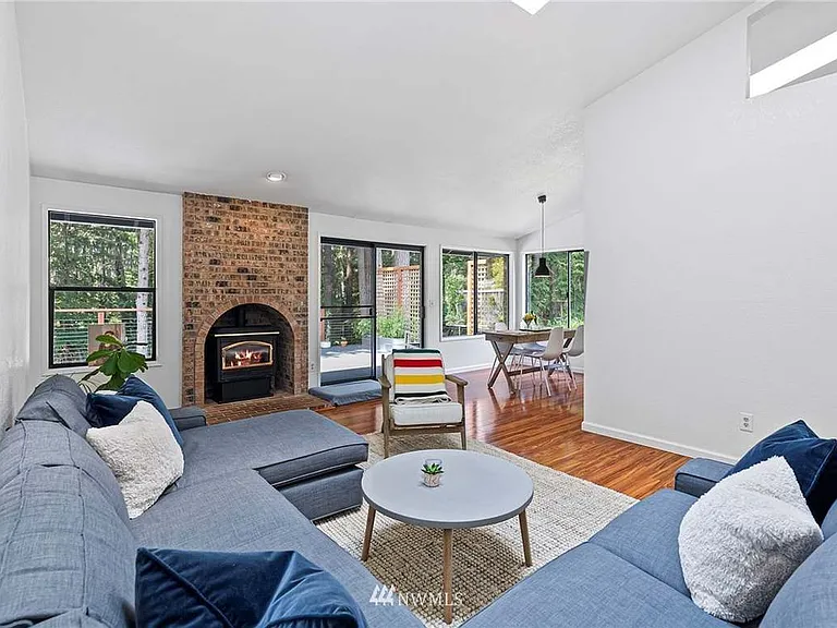 17th Avenue Ct NW — Photo 5