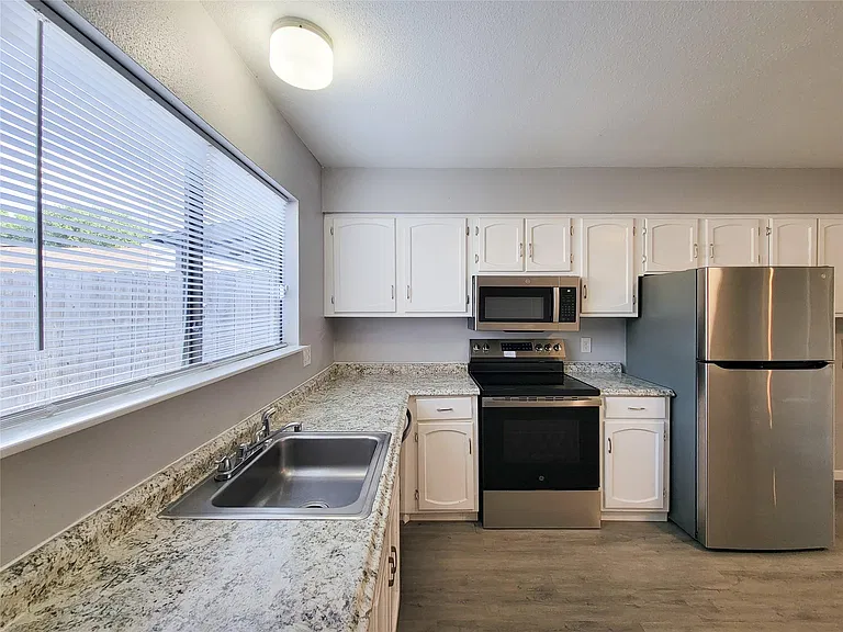 6401 Deihl Rd #307 — Photo 3
