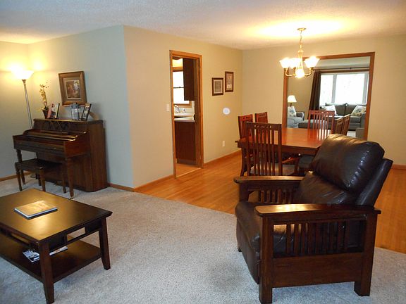 3rd image of 74 Jolls Ln