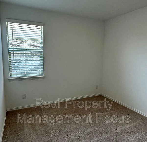 239 Jenkinson Dr — Photo 19