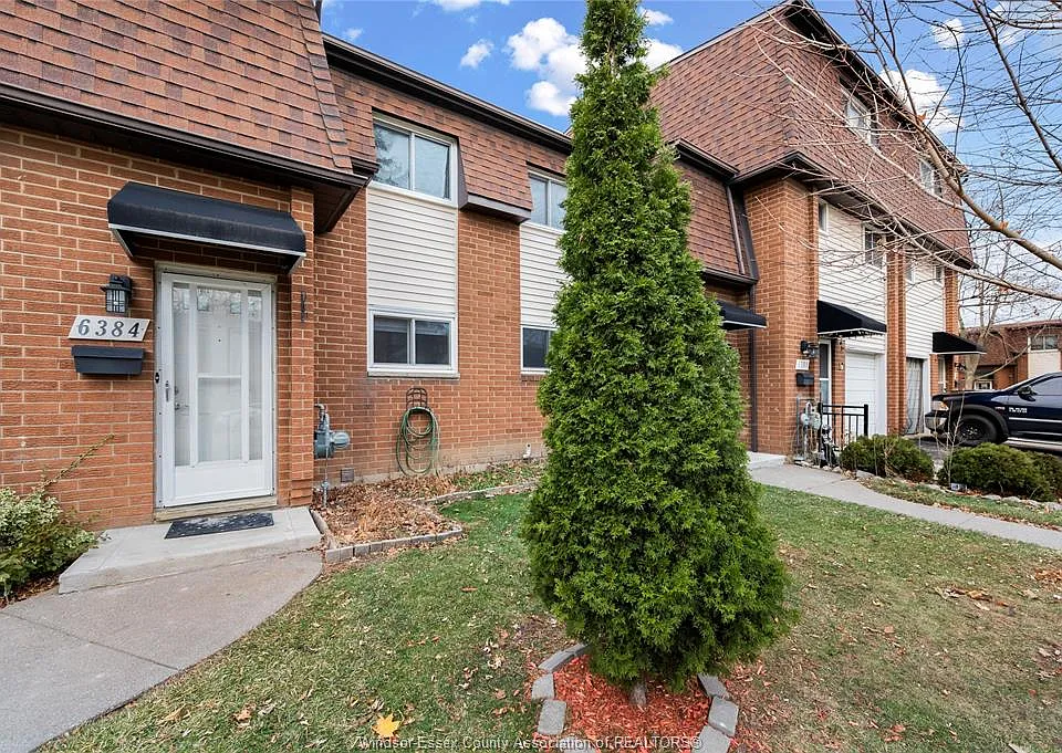 6384 Thornberry Cres
