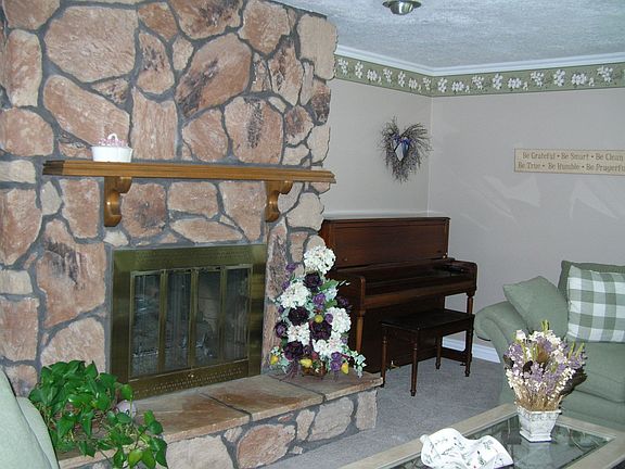 Elegant living Room with Plantation Shutters