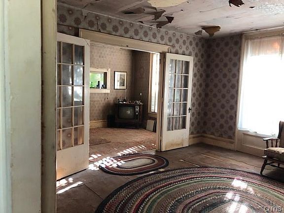 2nd image of 50 Dyke St