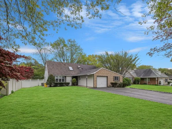 104 Sagebrush Lane, Islandia, NY 11749