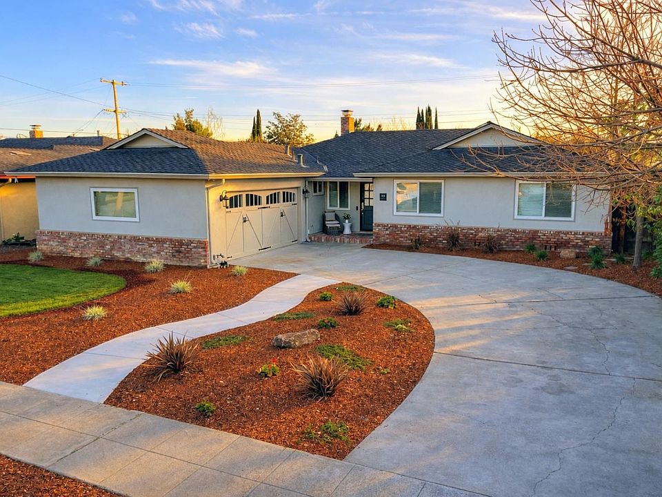 1st image of 2864 Nicholas Dr