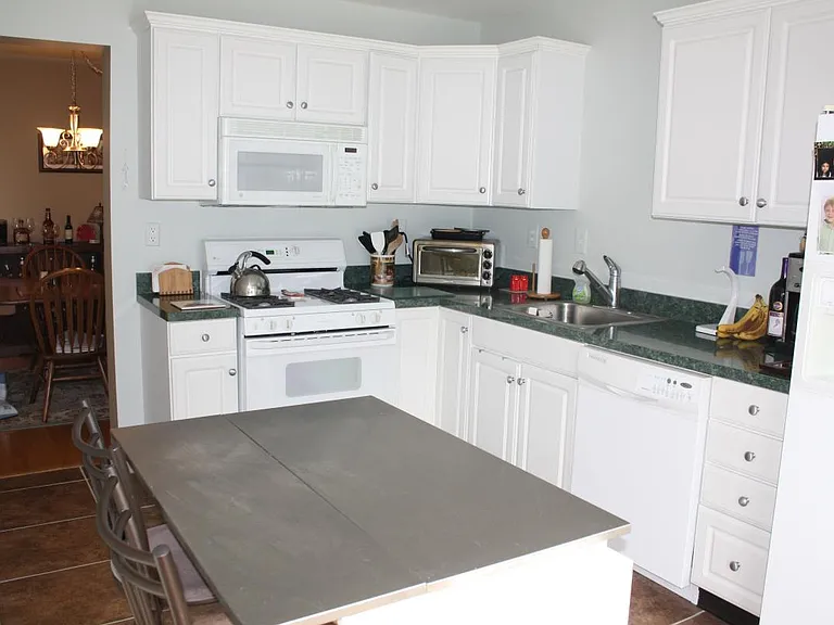 78 Pennsbury Way — Photo 3